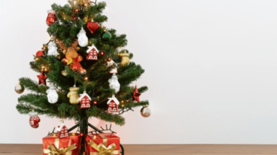 Prelit Christmas Trees Theme: White Christmas